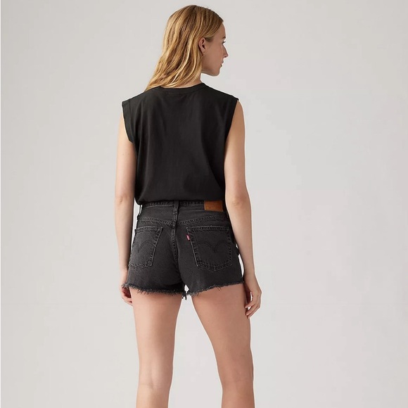 Woman’s Black Denim 501 Levi’s Shorts - Picture 2 of 10